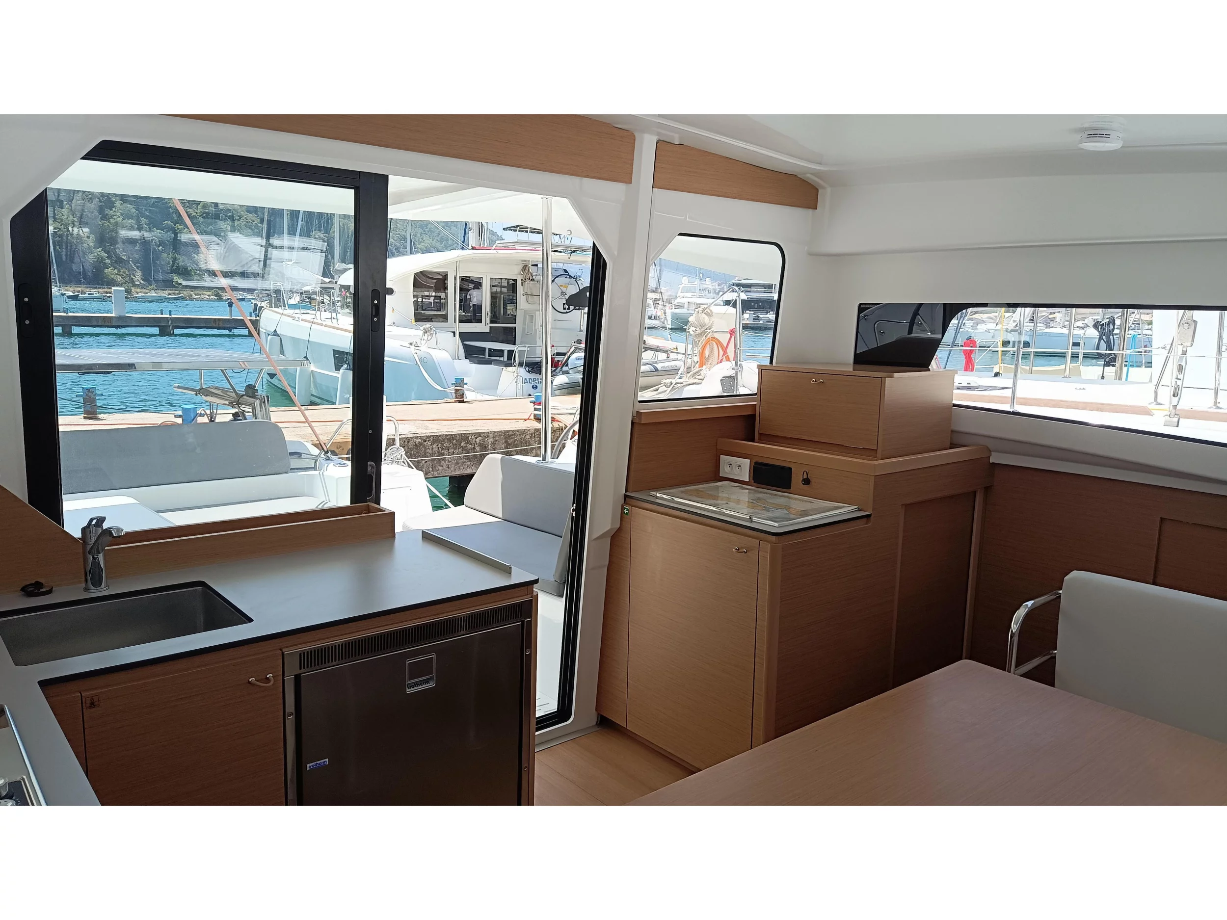 Excess 11 (Insieme) Interior image - 3