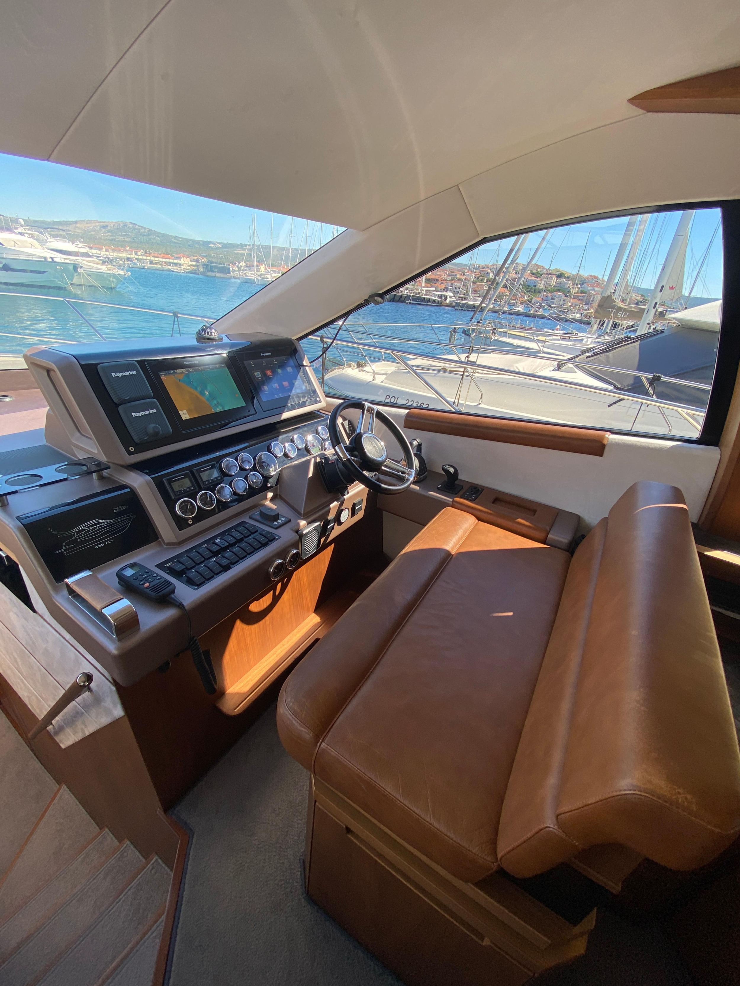 Photo #4 - Galeon 550 Sky (GREMIX) en Rogoznica - 15363