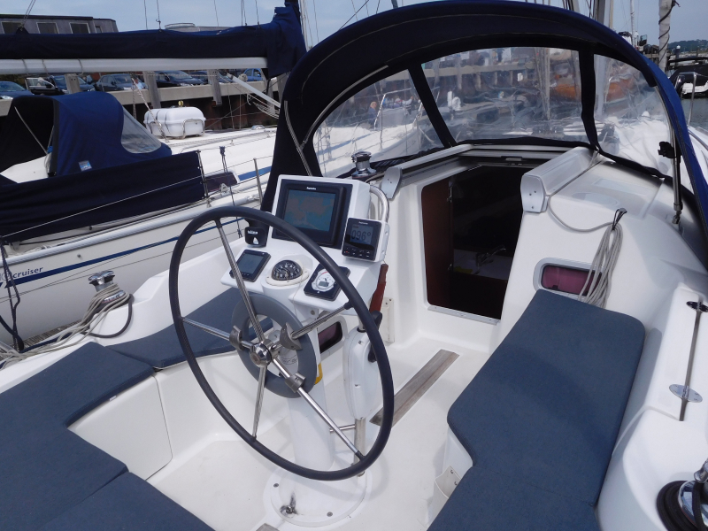 Photo #17 - Oceanis 31 (Alibi) in Poole - 16023