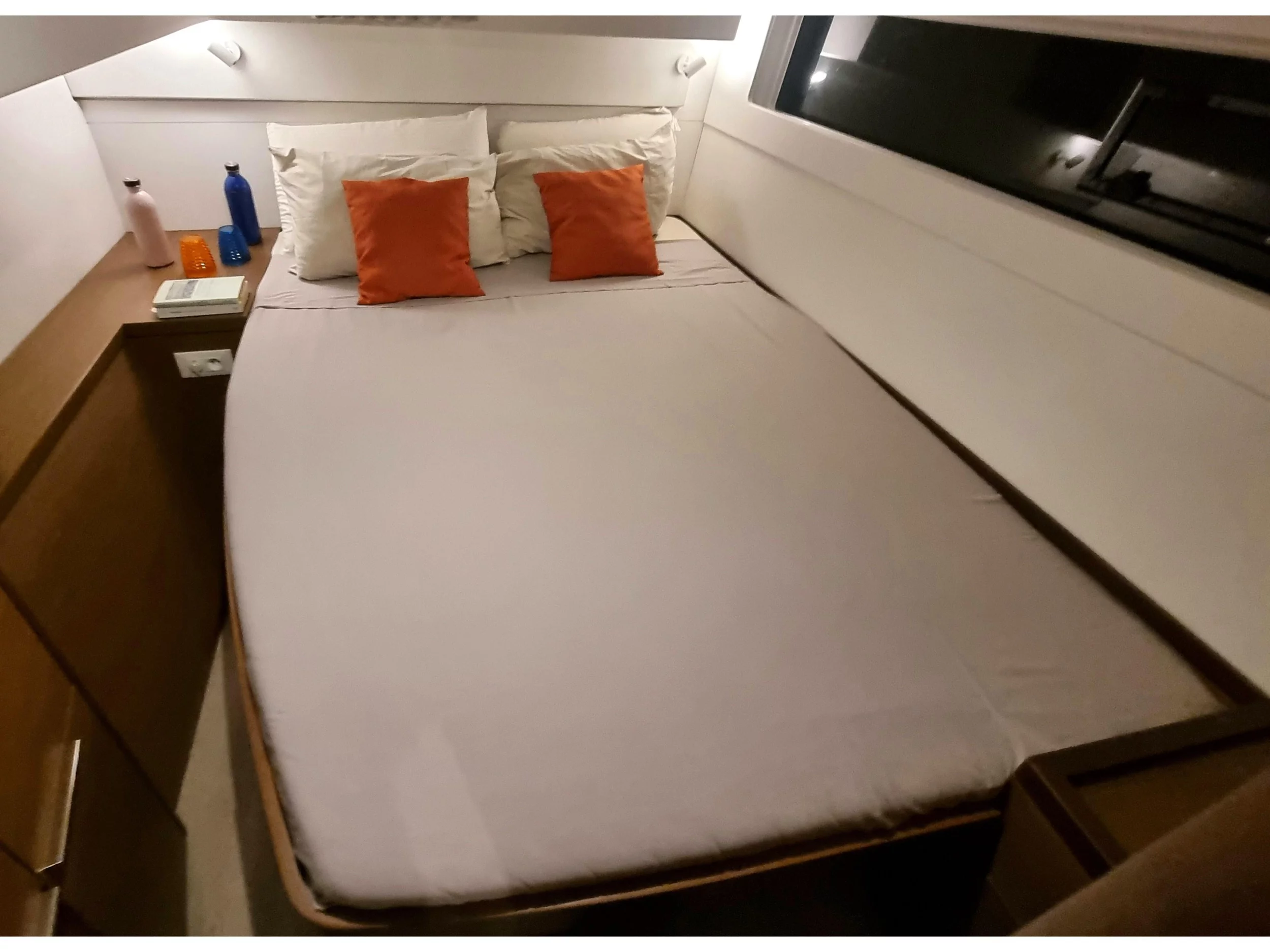 Lagoon 40 (Geo) Interior image - 5