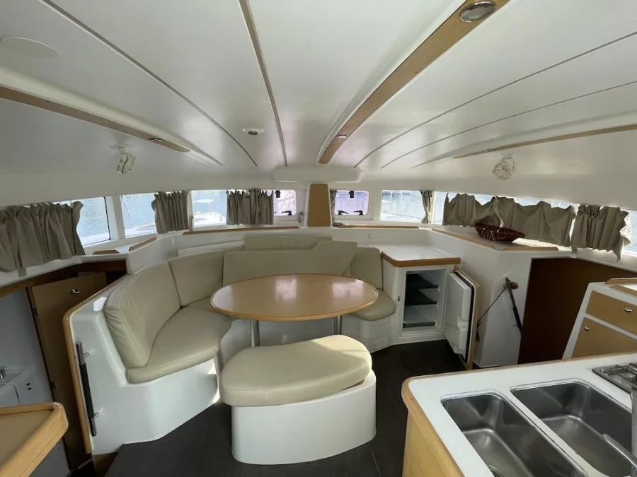 Lagoon 380 S2 (DATTILO)  - 3