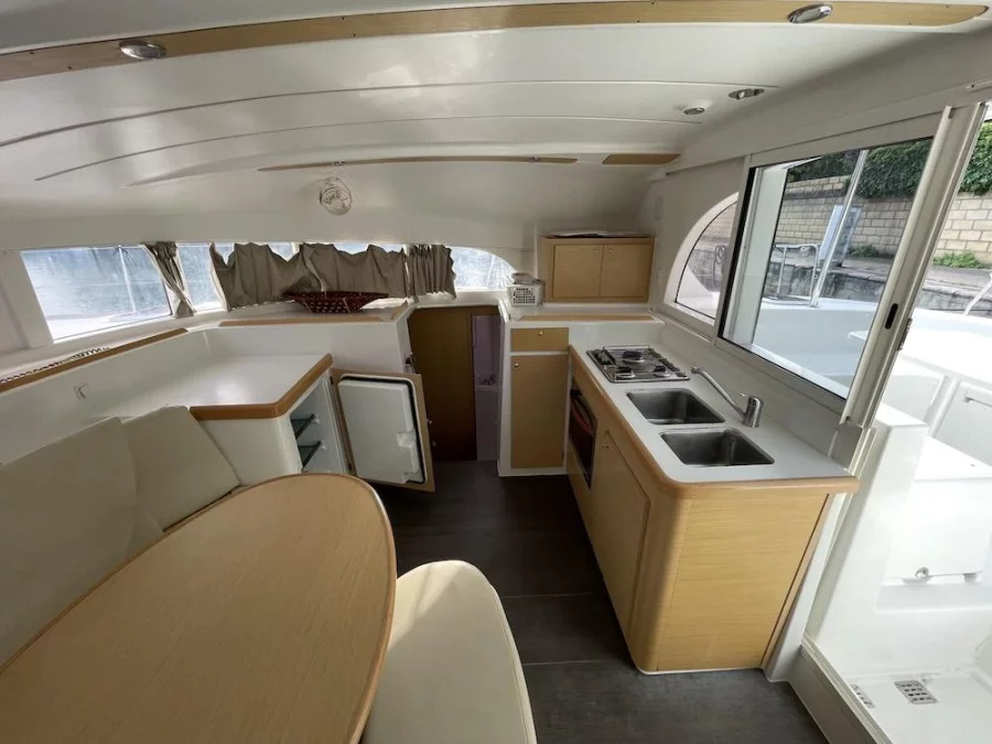 Lagoon 380 S2 (DATTILO)  - 11
