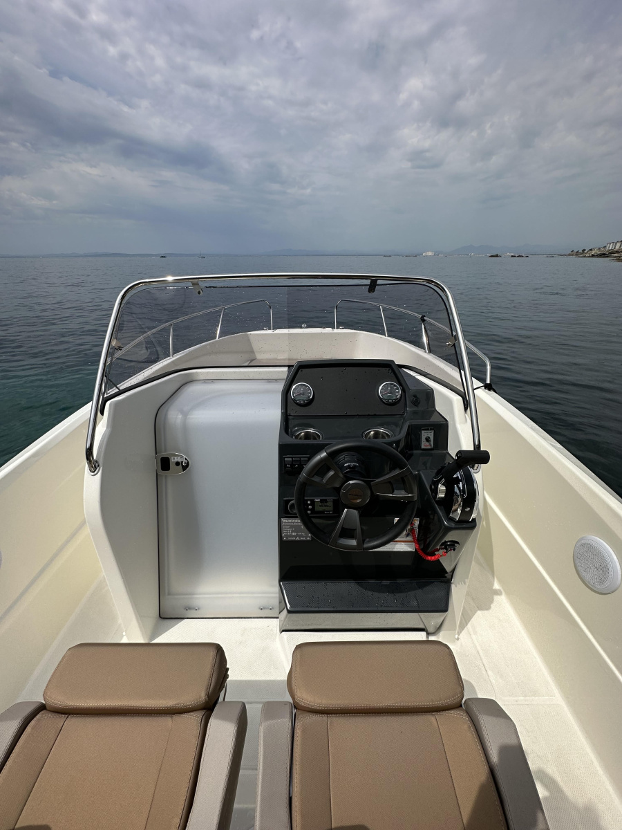 Quicksilver Activ 675 Open — photo 8