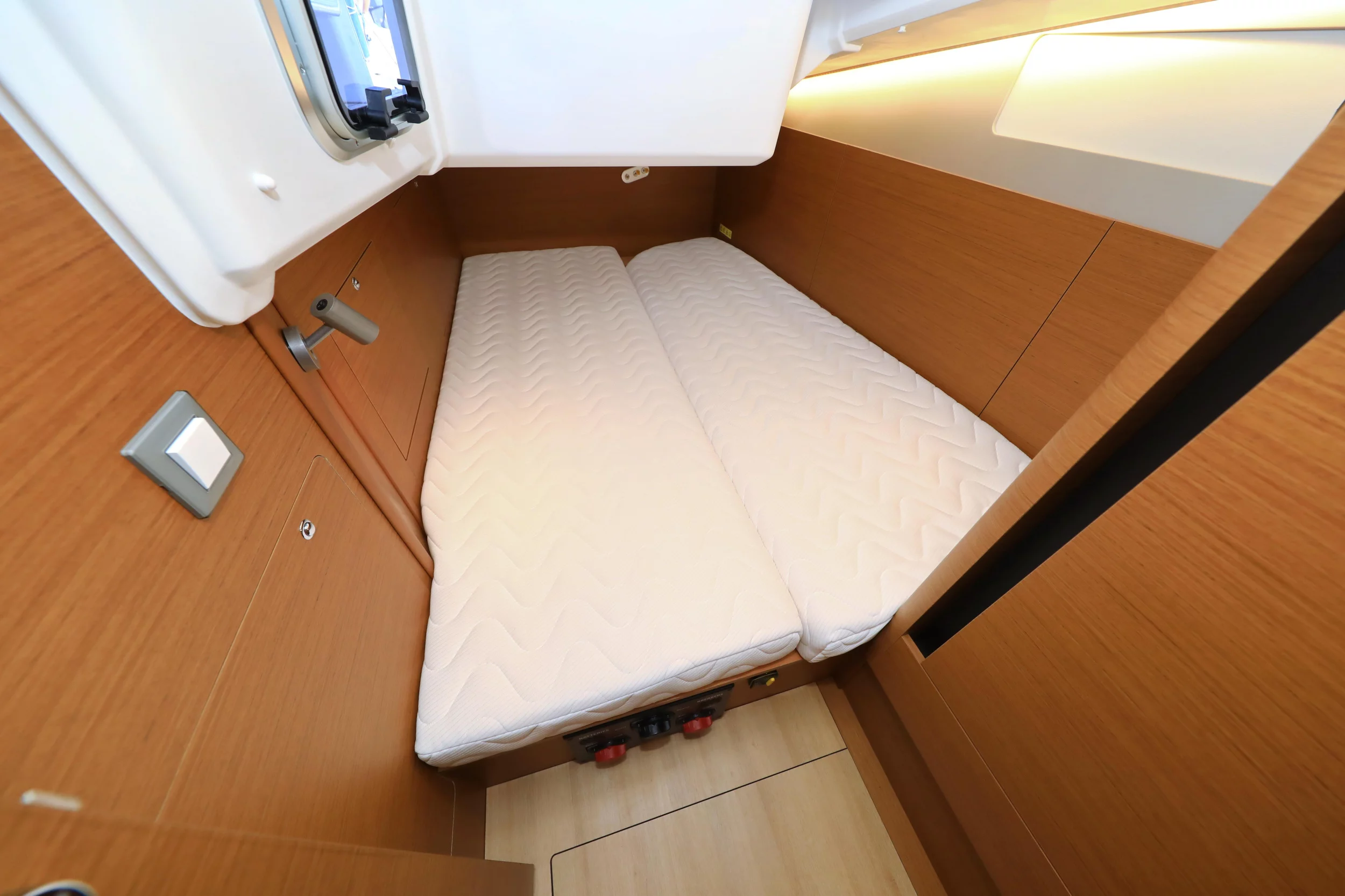 Sun Odyssey 410 (Vague)  - 70