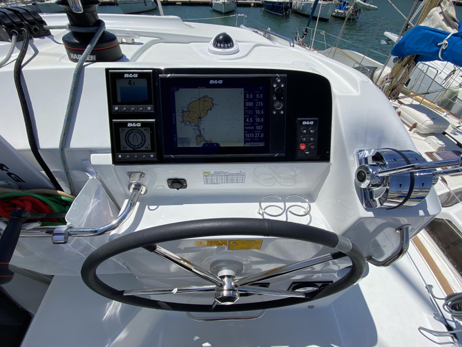 Lagoon 40 — photo 16