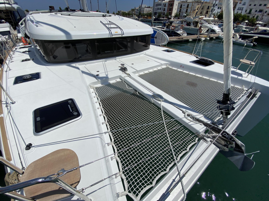 Lagoon 40 — photo 4