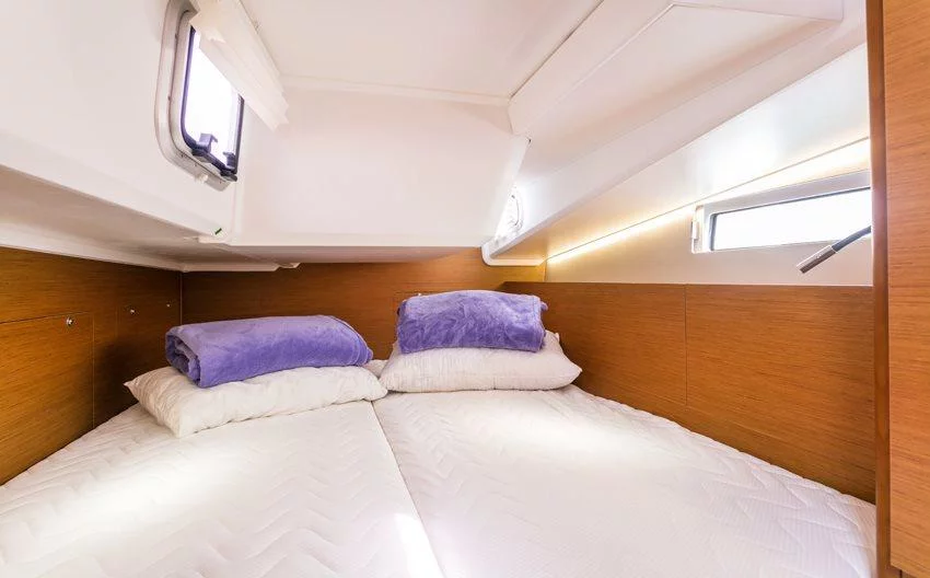 Sun Odyssey 490 (Aurora)  - 11