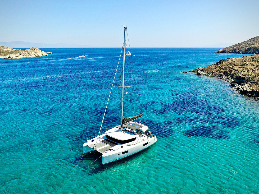 Photo #1 - Lagoon 42 (The Key of Joy) en Mykonos - 16278