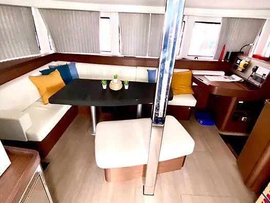 Lagoon 42 (The Key of Joy) Interior image - 3