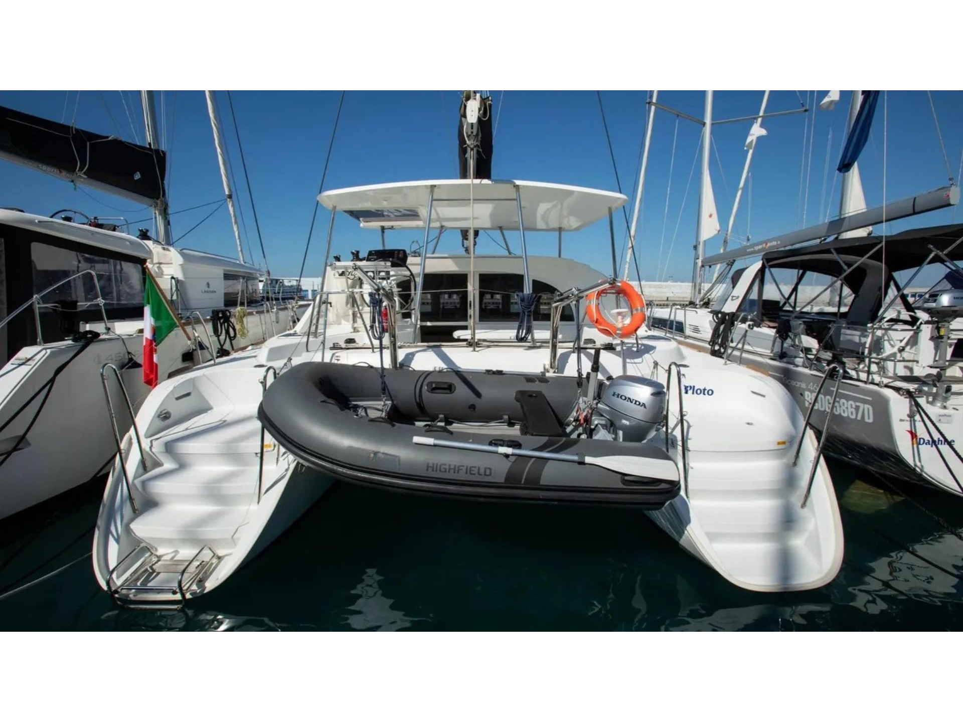Lagoon 380 — photo 1