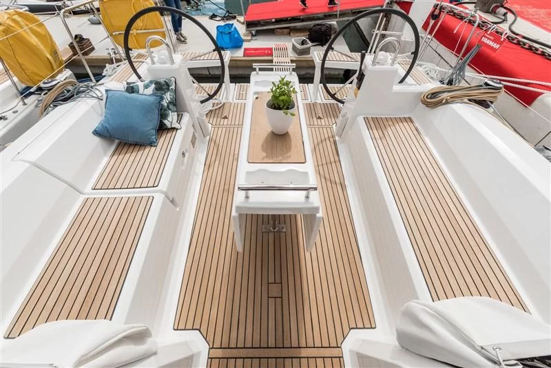 Oceanis 38.1 (MAJANO)  - 9