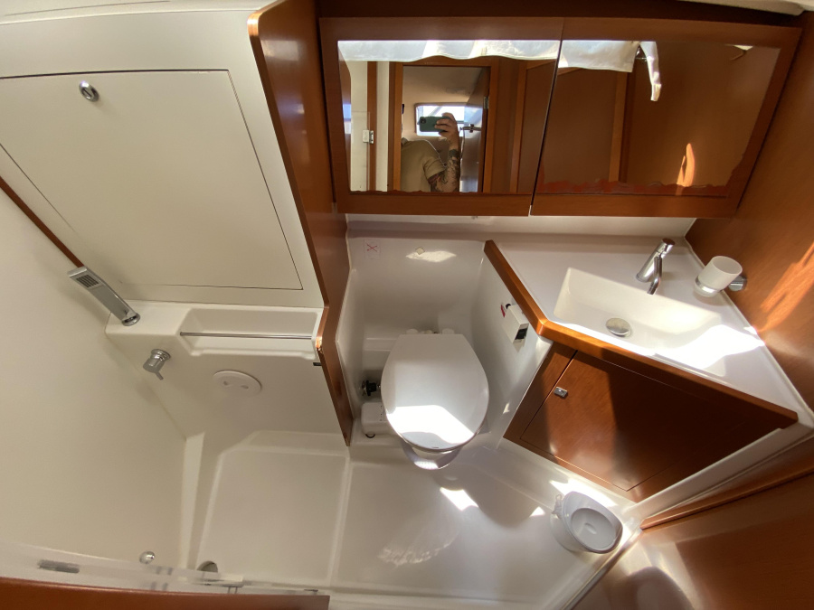 Oceanis 45/3 — photo 38