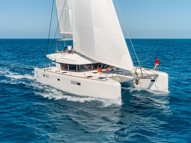 Lagoon 52F — photo 1