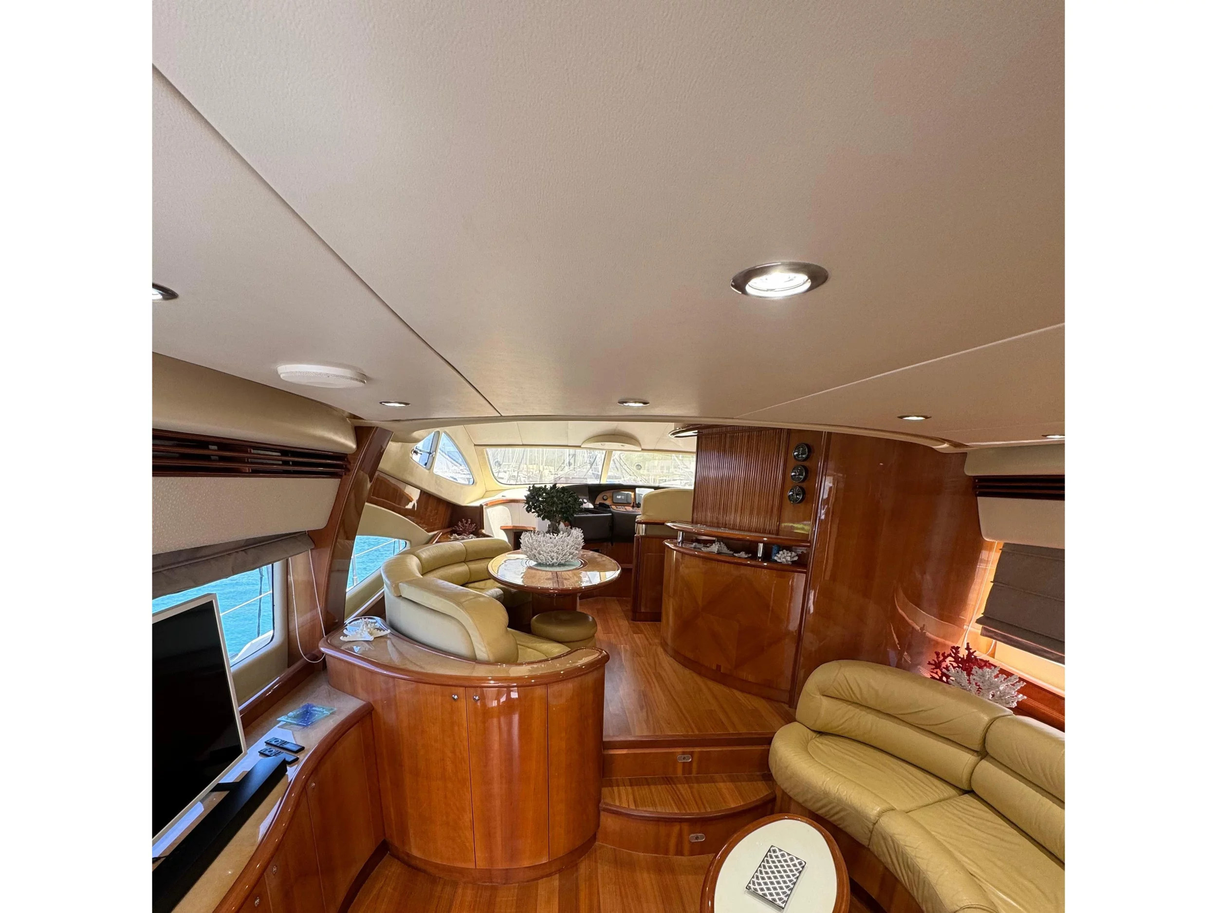 Aicon 56 Fly (Sicily) Interior image - 2