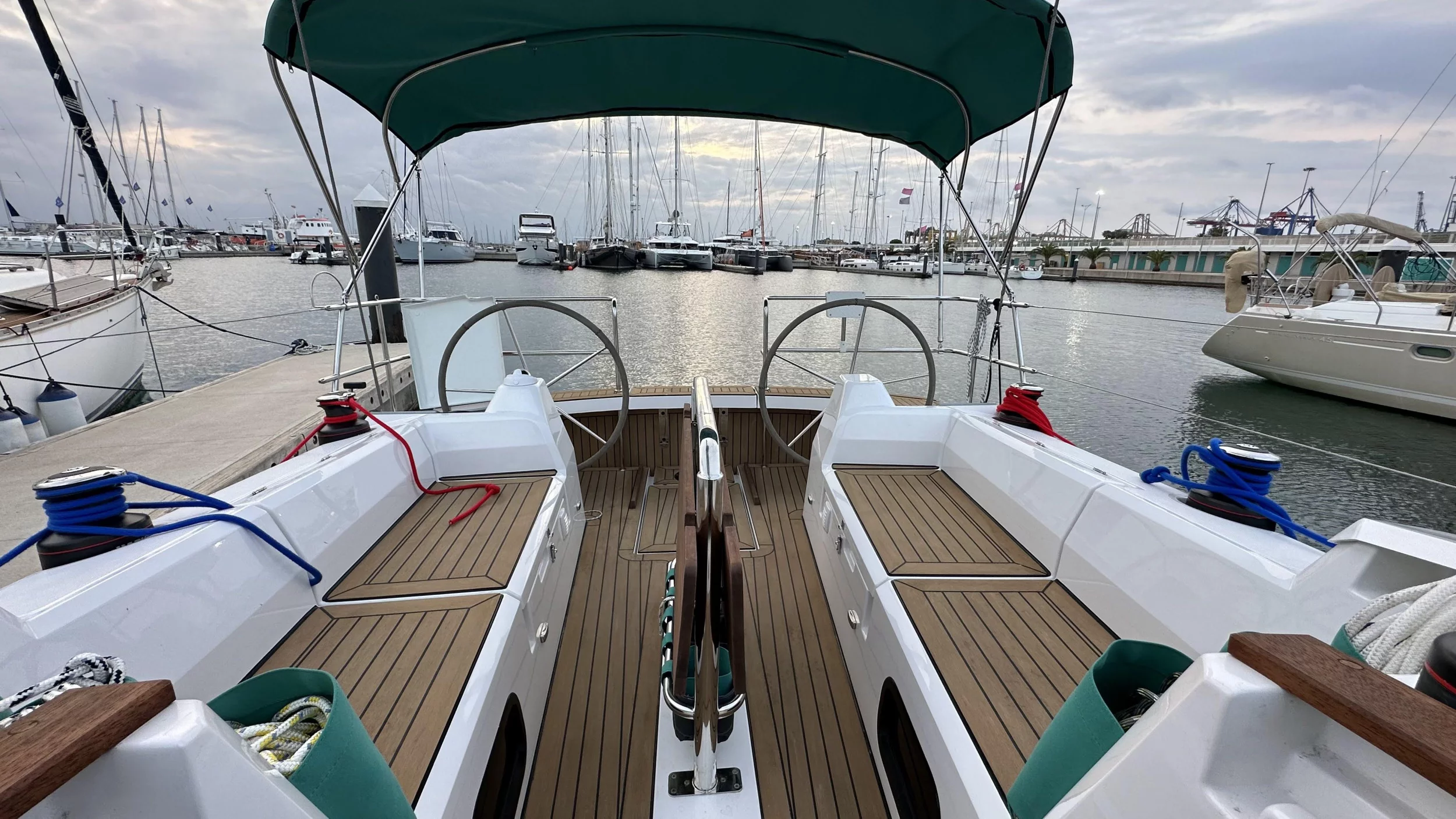Maxus 35 (see with our base extra options availability as Air Conditioned) (Angelmiles 1)  - 137