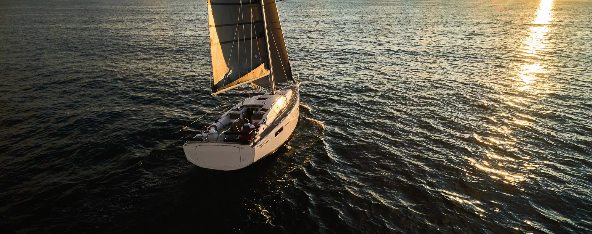 Maxus 35 (see with our base extra options availability as Air Conditioned) (Angelmiles 1)  - 9