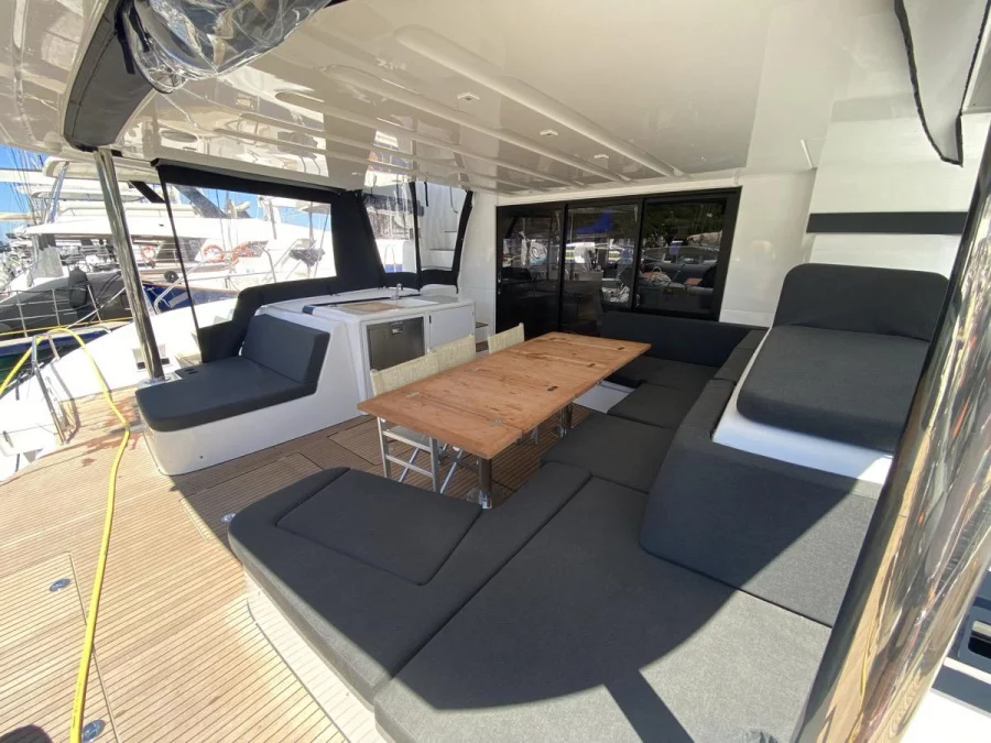Lagoon 55 (5 cab) (The Moon (SXM))  - 6