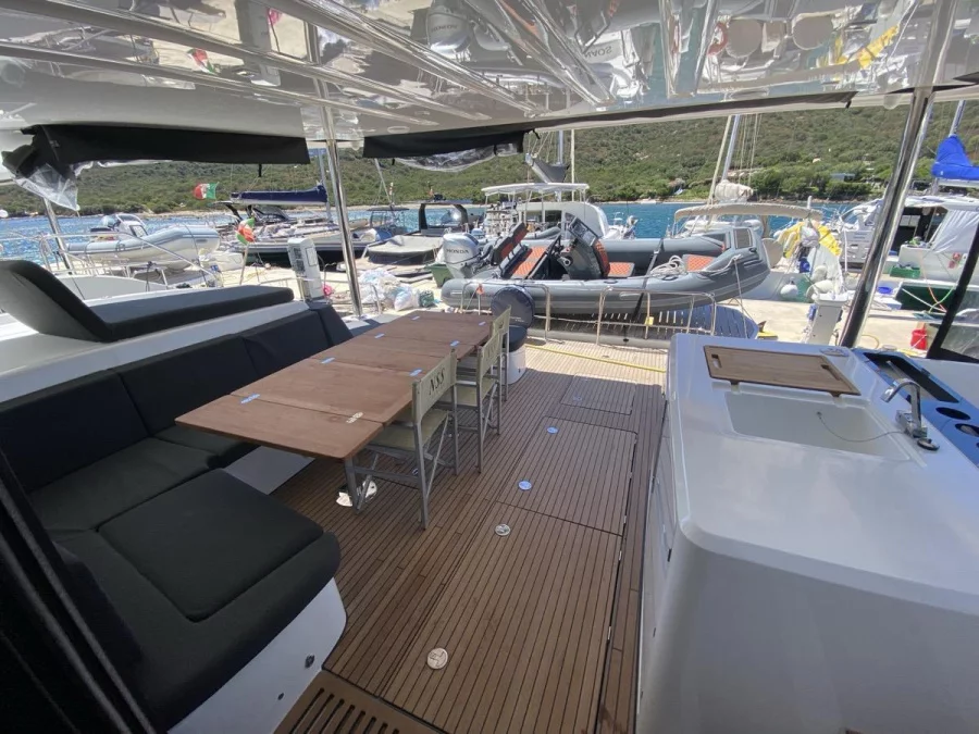 Lagoon 55 (5 cab) (The Moon (SXM))  - 19