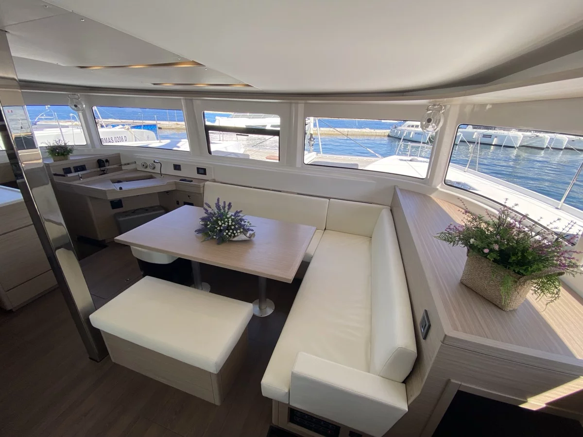 Lagoon 46 (Penelope)  - 10