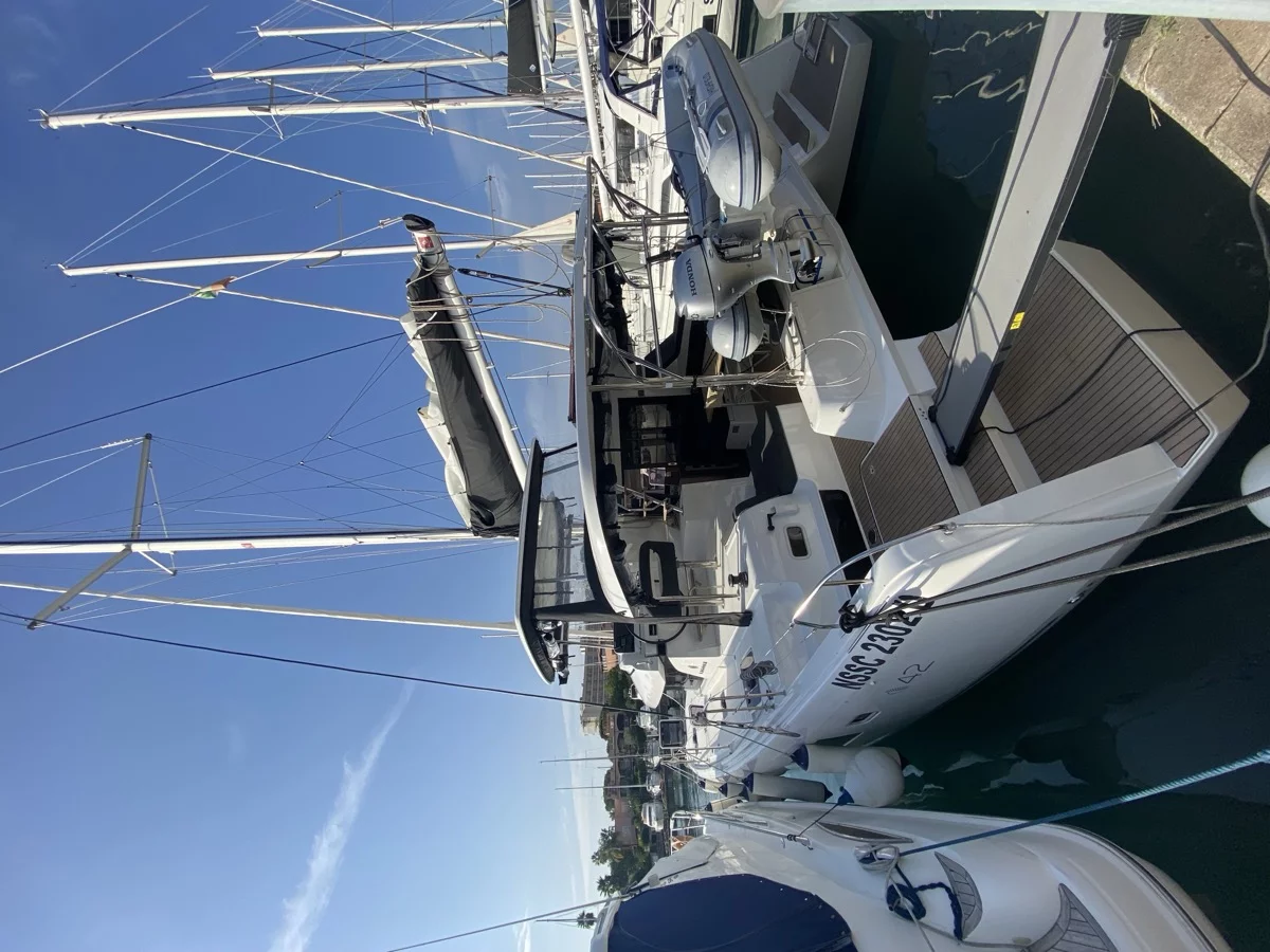 Lagoon 42 (Delta Aquarii)  - 7