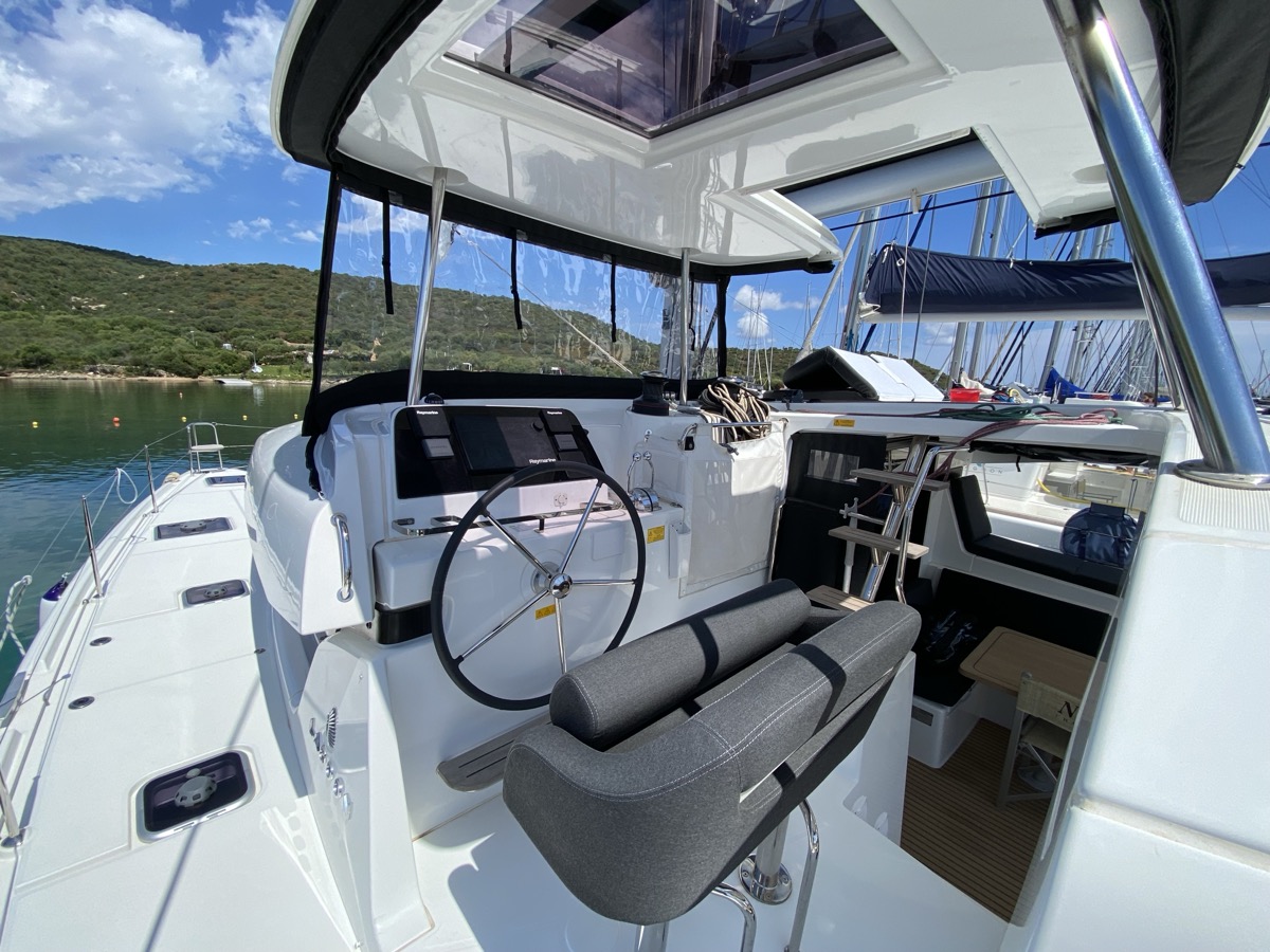 Photo #8 - Lagoon 42 (Cetus) in Portorosa - 15590