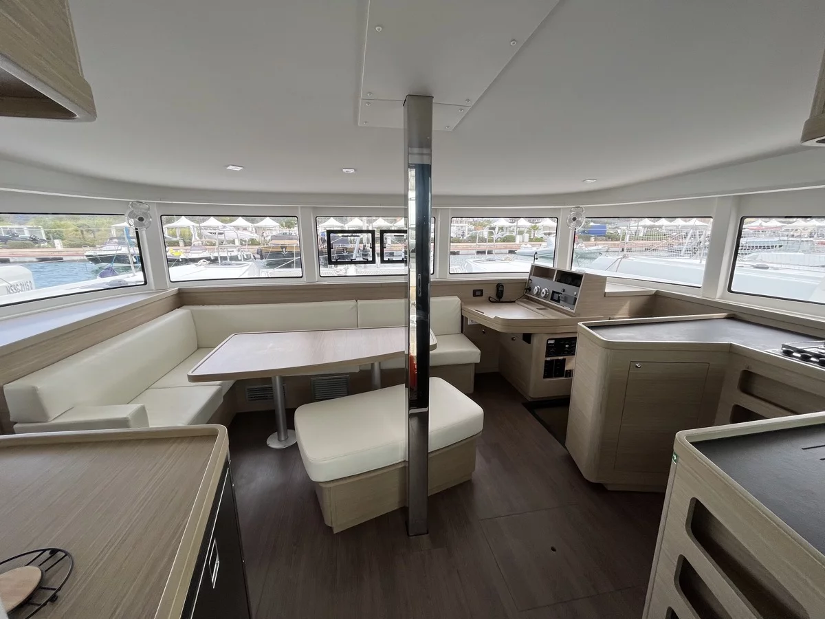 Lagoon 42 (Amlad) Interior image - 8