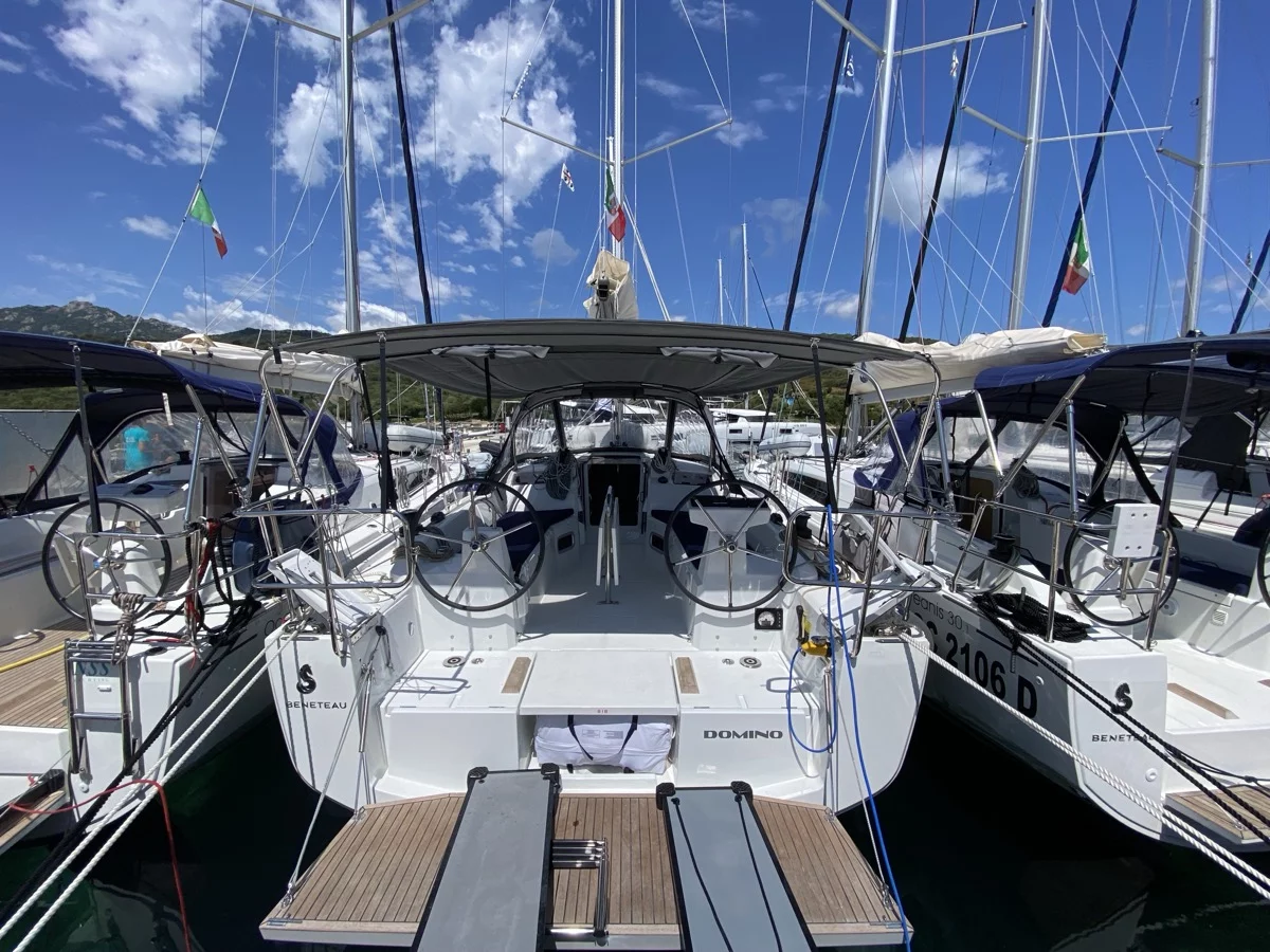 Oceanis 34.1 (Domino)  - 19