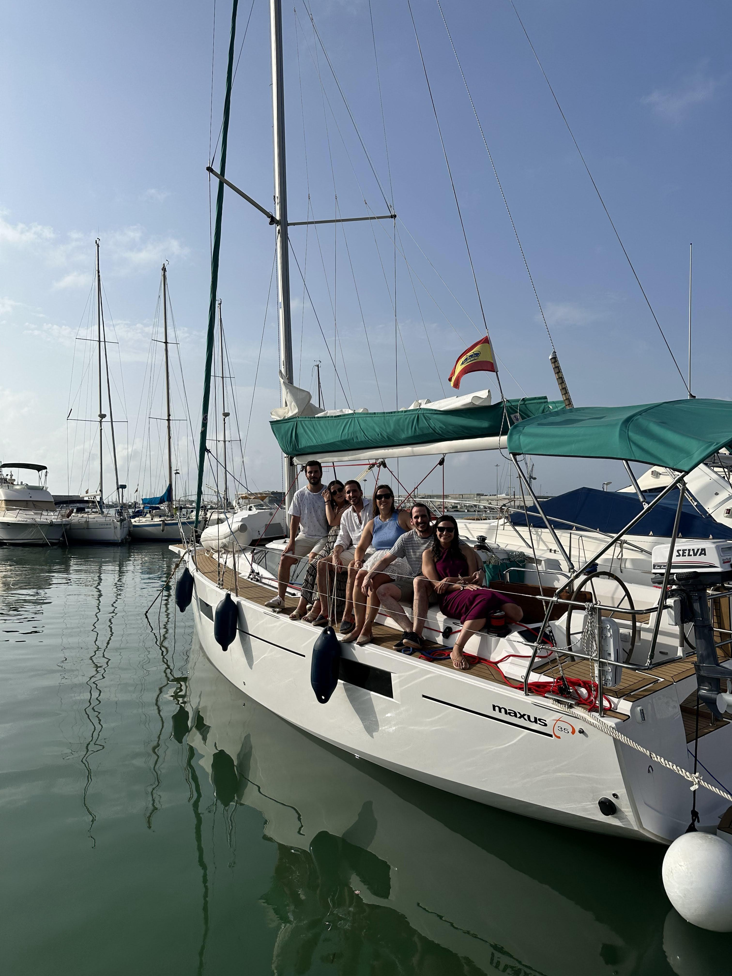 Photo #105 - Maxus 35 (see with our base extra options availability as Air Conditioned) (Angelmiles 2) in Valencia - 21116