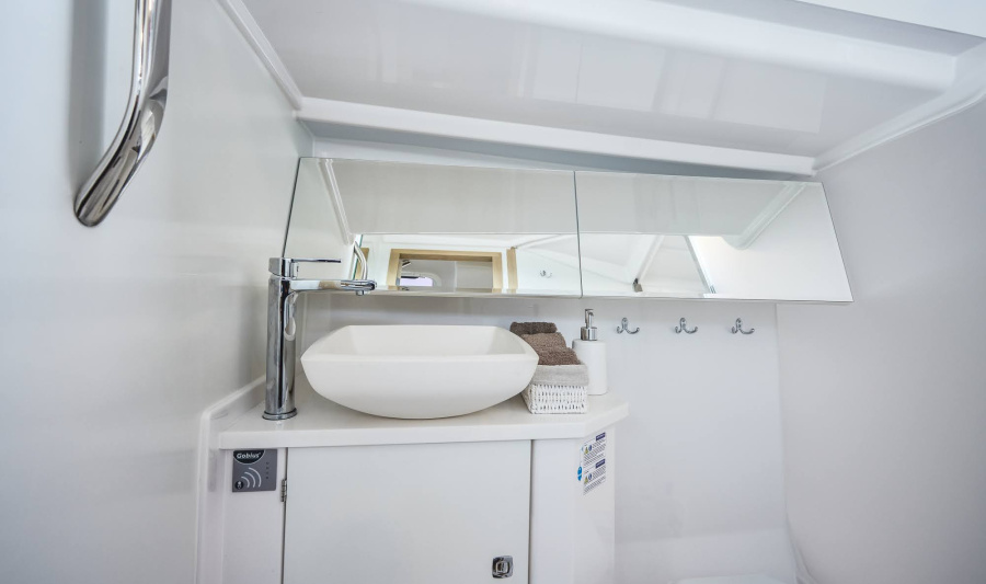 Maxus 35 (see with our base extra options availability as Air Conditioned) — photo 193