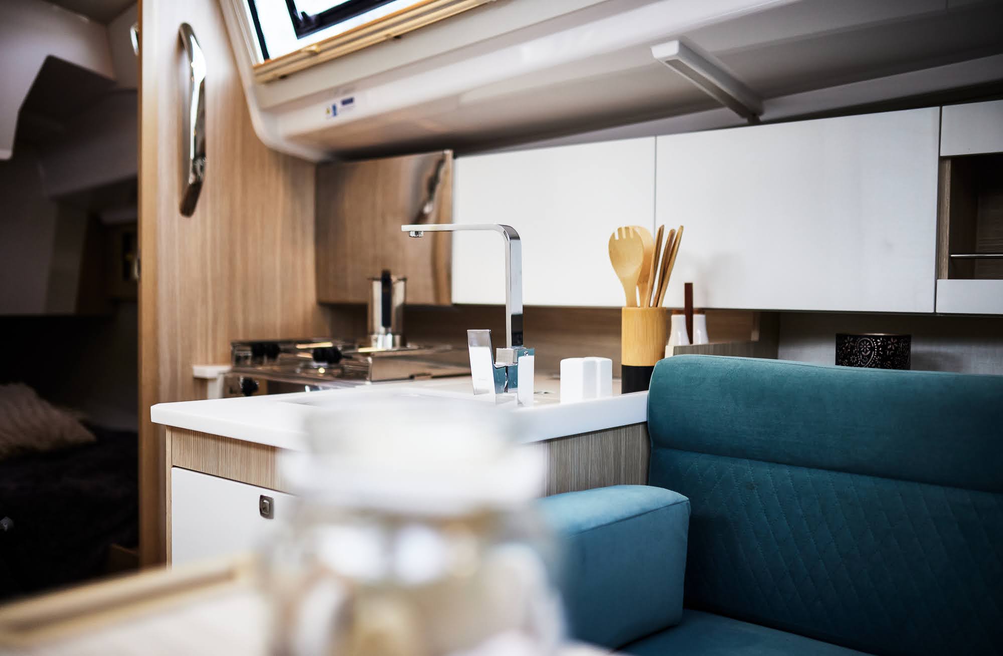 Photo #164 - Maxus 35 (see with our base extra options availability as Air Conditioned) (Angelmiles 2) in Valencia - 21116