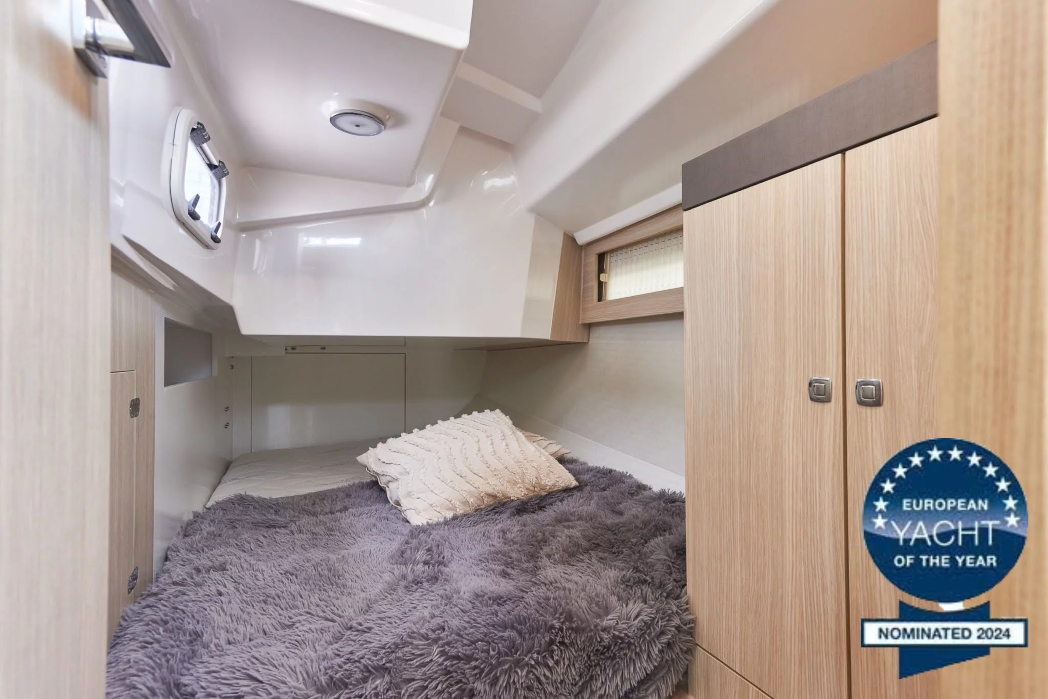 Maxus 35 (see with our base extra options availability as Air Conditioned) (Angelmiles 2)  - 165