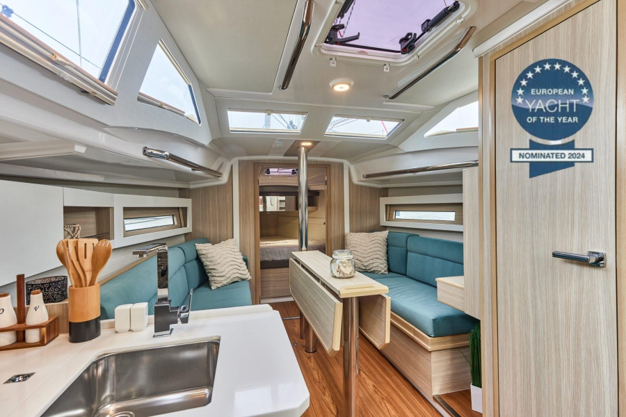 Maxus 35 (see with our base extra options availability as Air Conditioned) — photo 196
