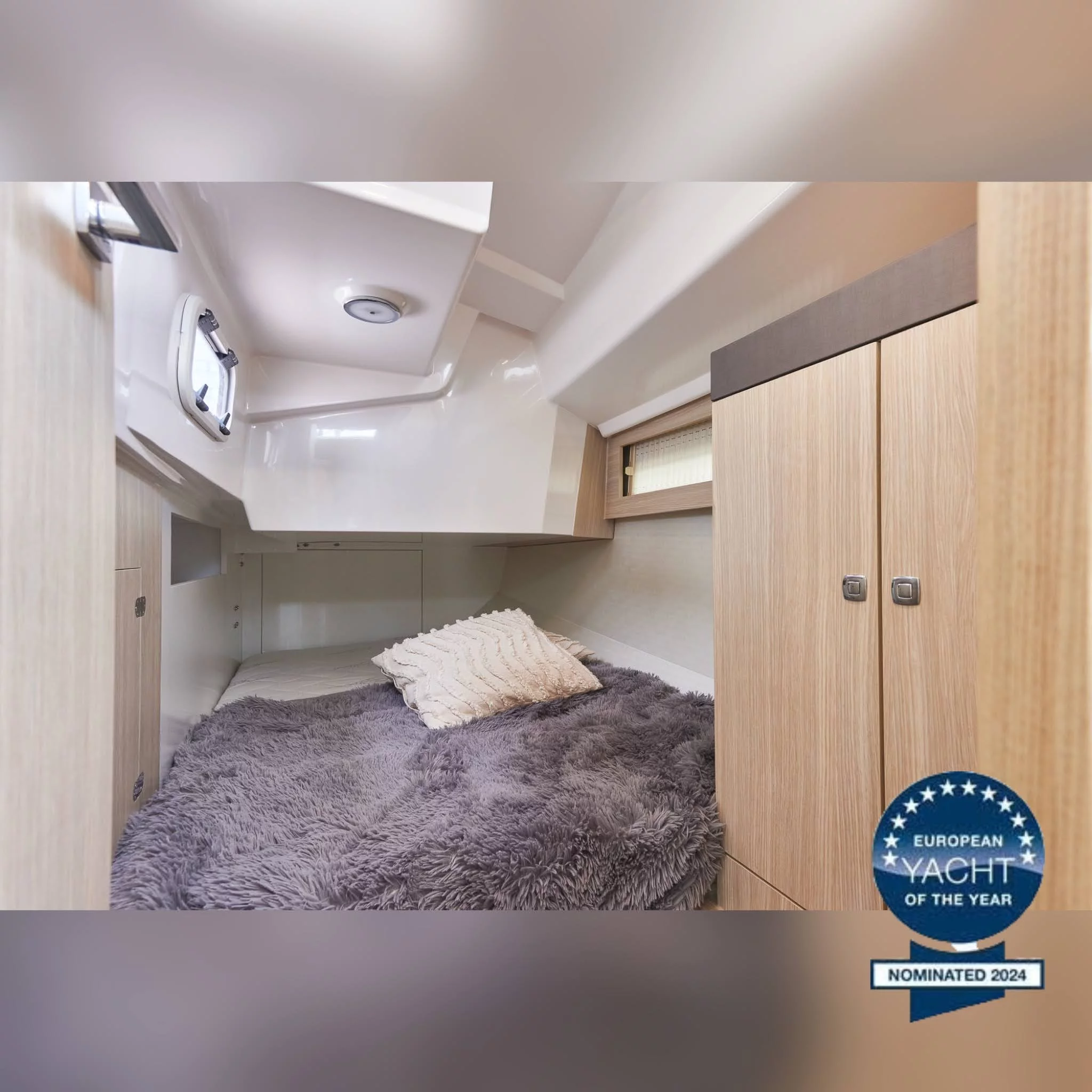 Maxus 35 (see with our base extra options availability as Air Conditioned) (Angelmiles 2)  - 66