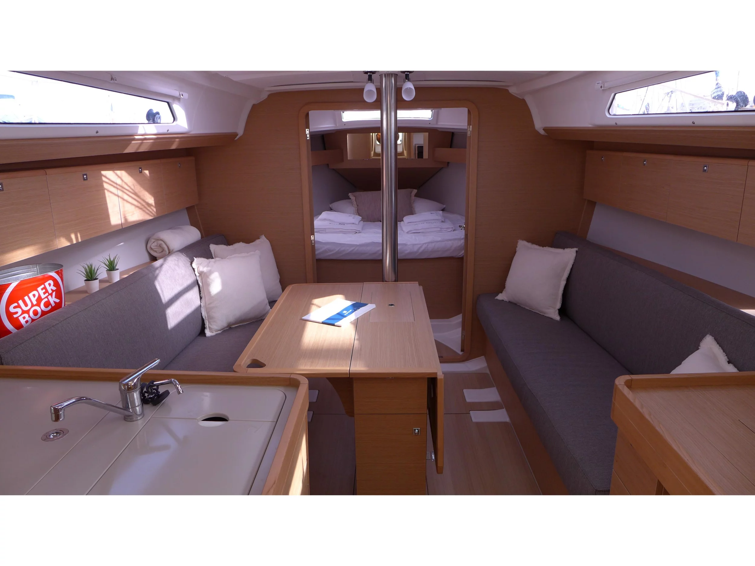 Dufour 360 (Mar me Quer) Interior image - 15