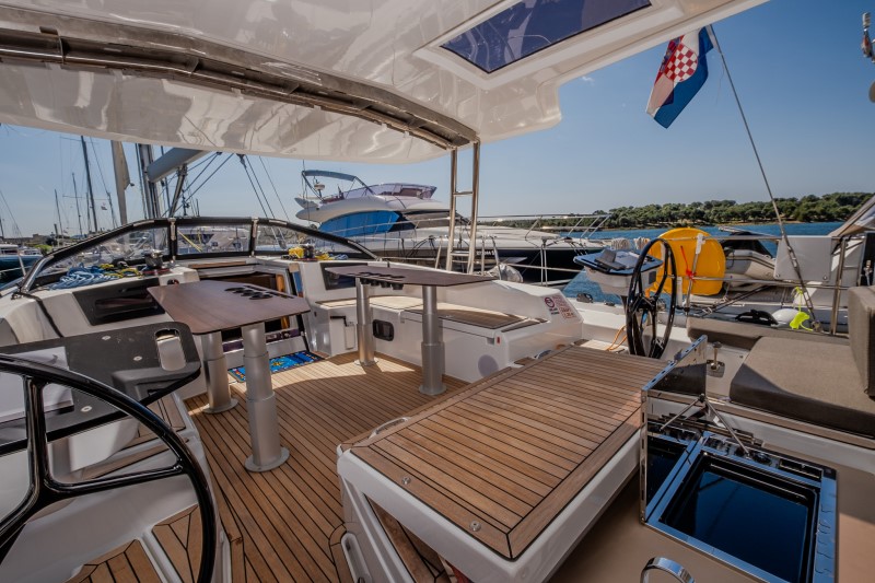 Dufour 48 — photo 3