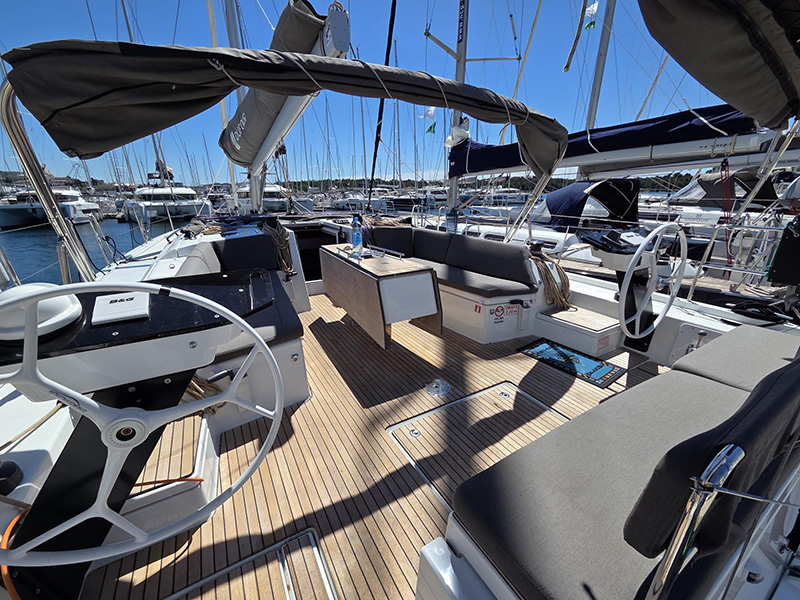 Dufour 470 GL — photo 20