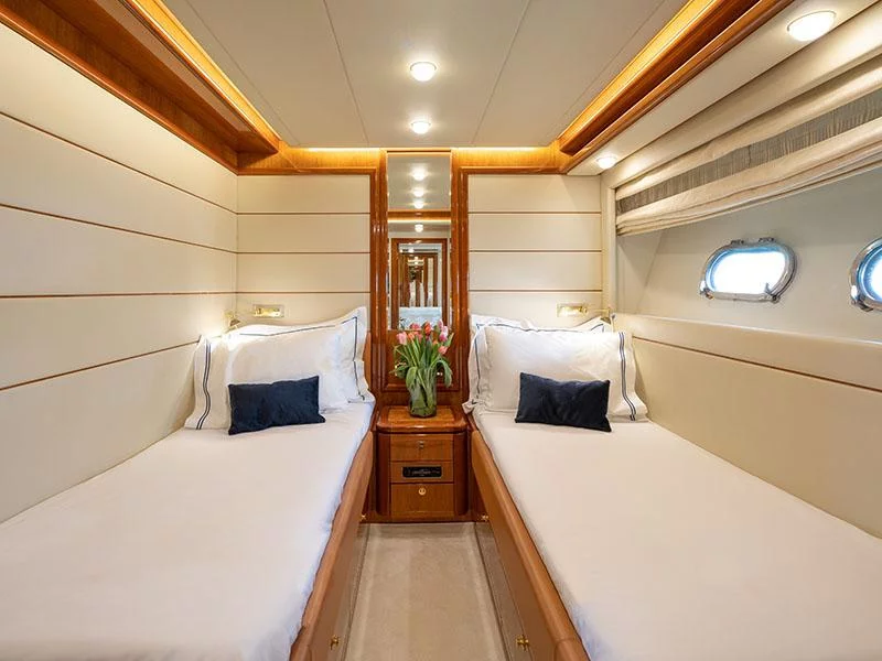 Ferretti 880 (Estia YI)  - 7