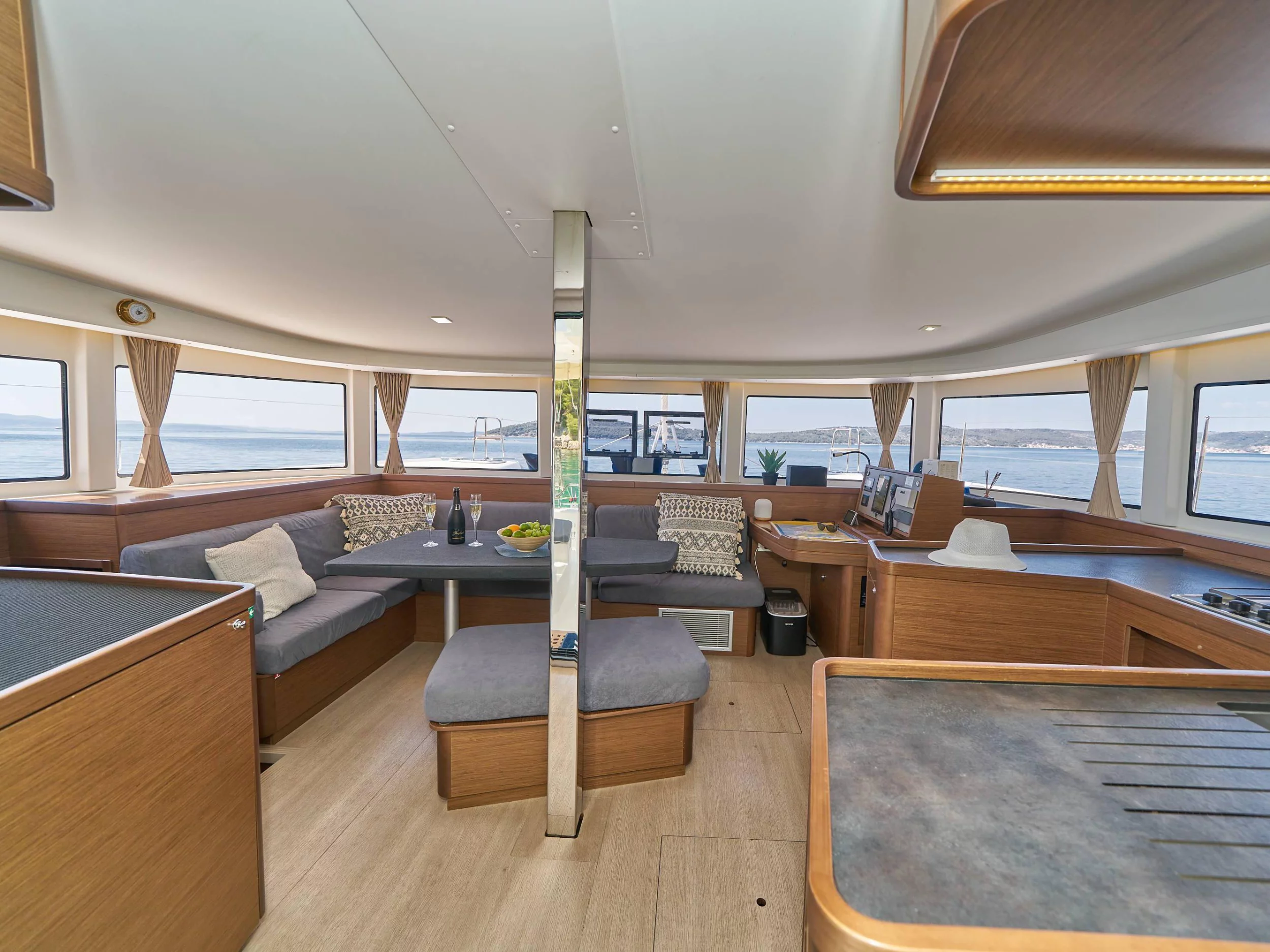 Lagoon 42 (AURA) Interior image - 15