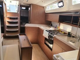 Photo #7 - Oceanis 46.1 (Anemos (, 8kVA, Solar Panels, Bow Thruster, BBQ)) in Volos - 15135