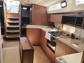 Oceanis 46.1 (Anemos (, 8kVA, Solar Panels, Bow Thruster, BBQ))  - 6
