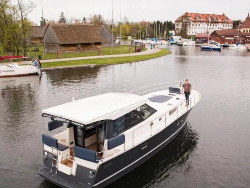 Nautika 1300 LUX (Nautika 1300 LUX) Main image - 0