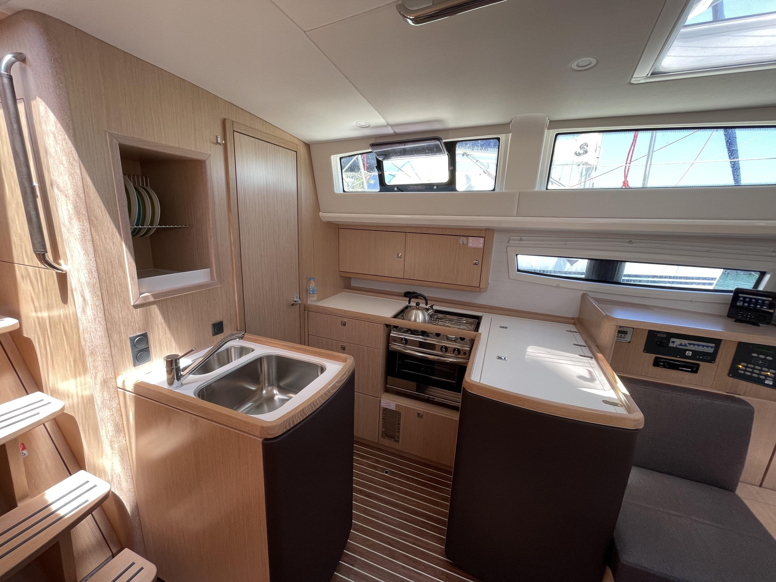 Photo #9 - Bavaria Vision 42 Owner Version (Adonis) en Preveza - 15795