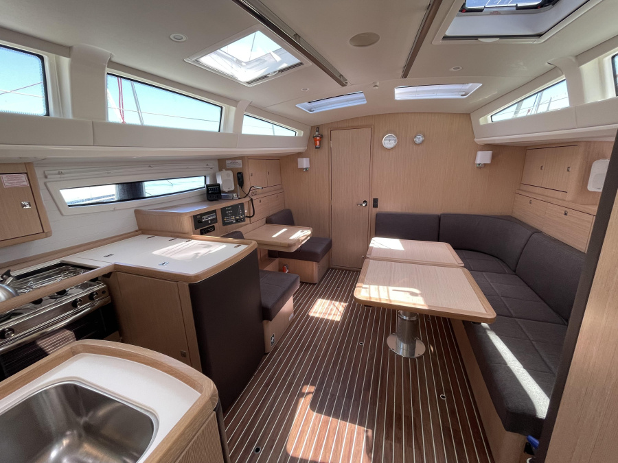 Bavaria Vision 42 Owner Version — photo 22