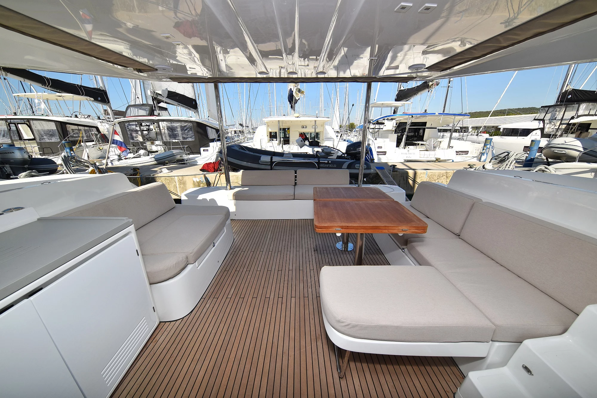 Lagoon 50 (SHADOW)  - 21