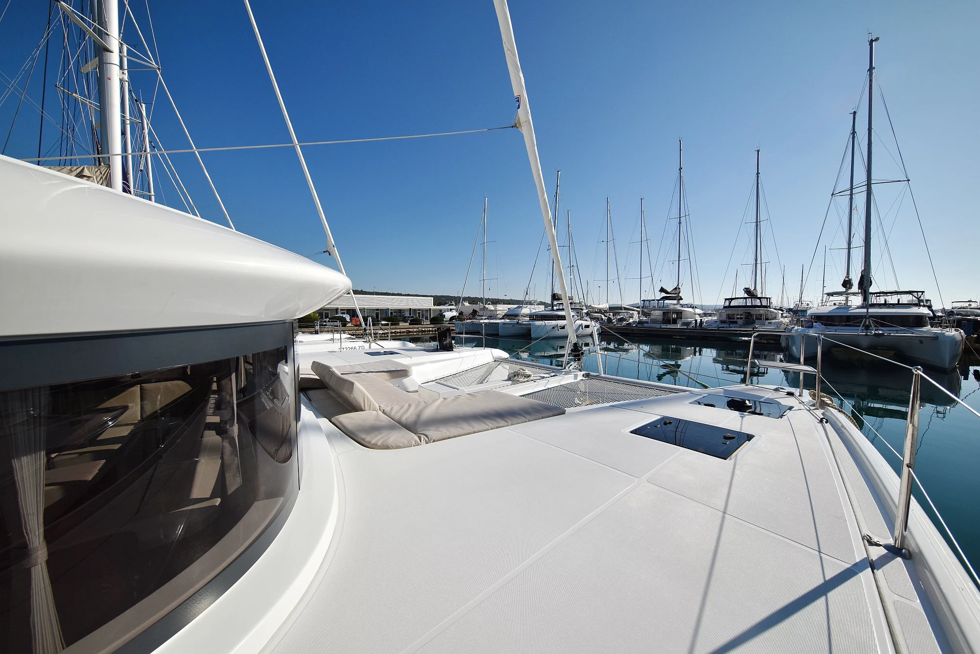 Lagoon 50 (SHADOW)  - 12