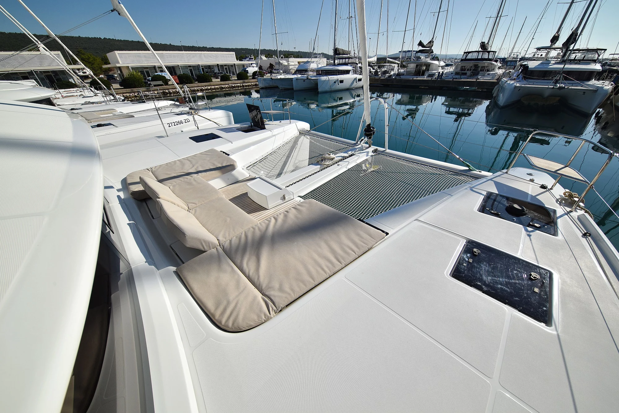 Lagoon 50 (SHADOW)  - 8
