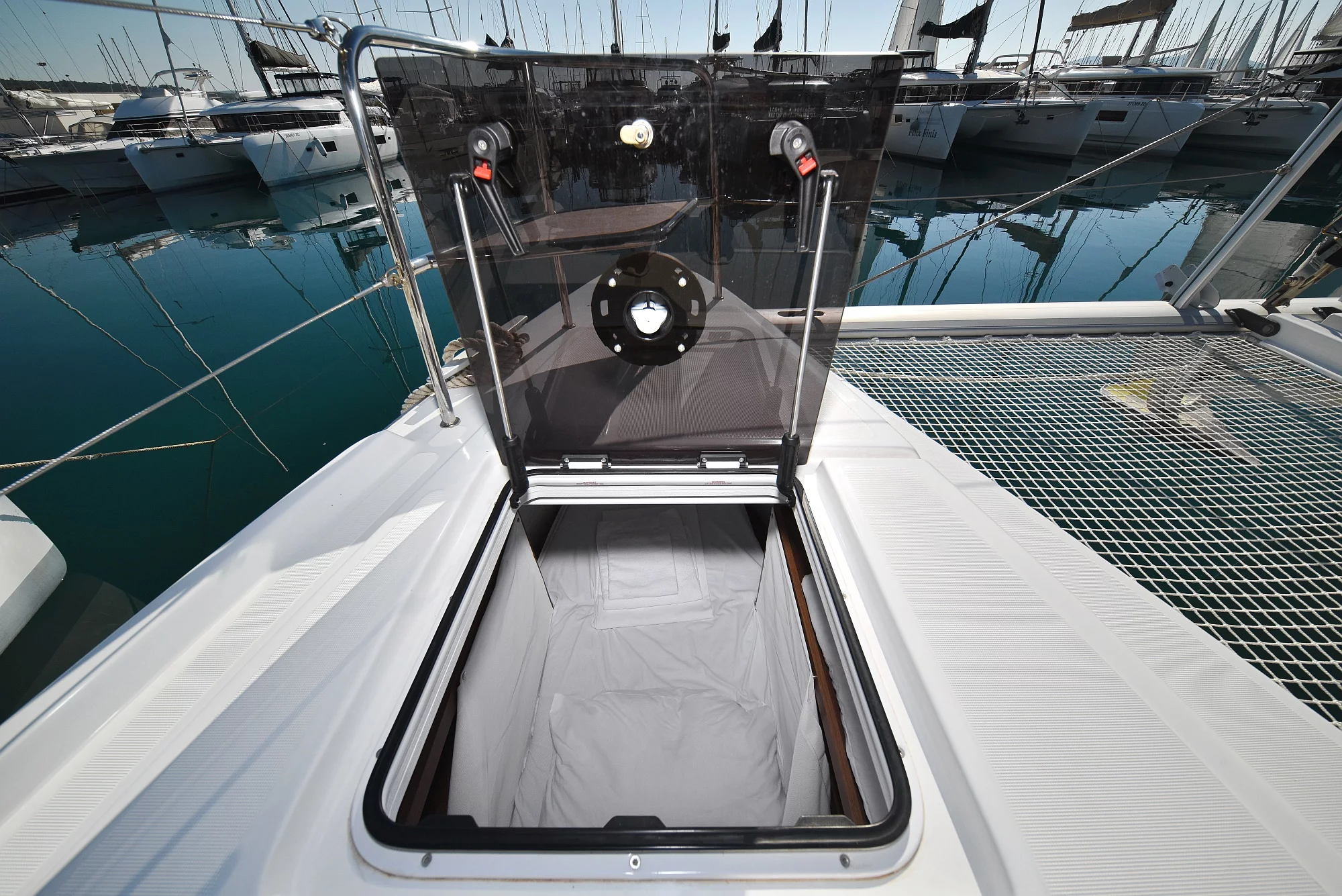 Lagoon 50 (SHADOW)  - 35