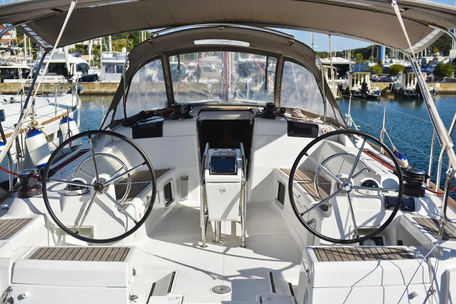 Sun Odyssey 449 (Canne Bleue)  - 81