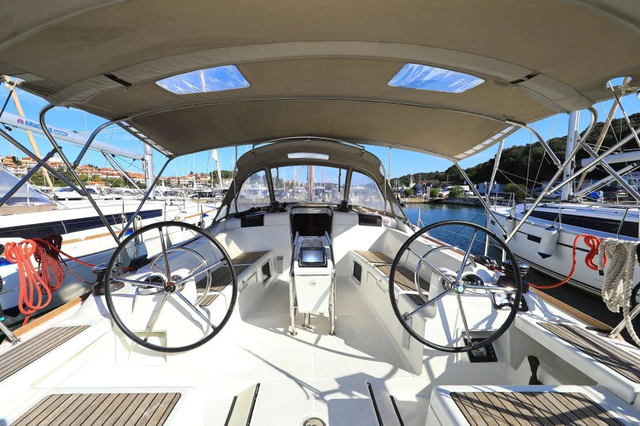 Sun Odyssey 449 (Canne Bleue)  - 82