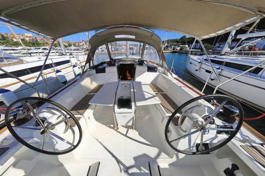 Sun Odyssey 449 (Canne Bleue)  - 85